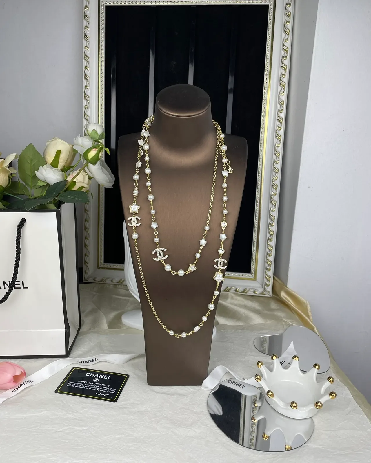 Colar Chanel Pérolas e Motivo de Estrela Tom Dourado Multi-Fio 4