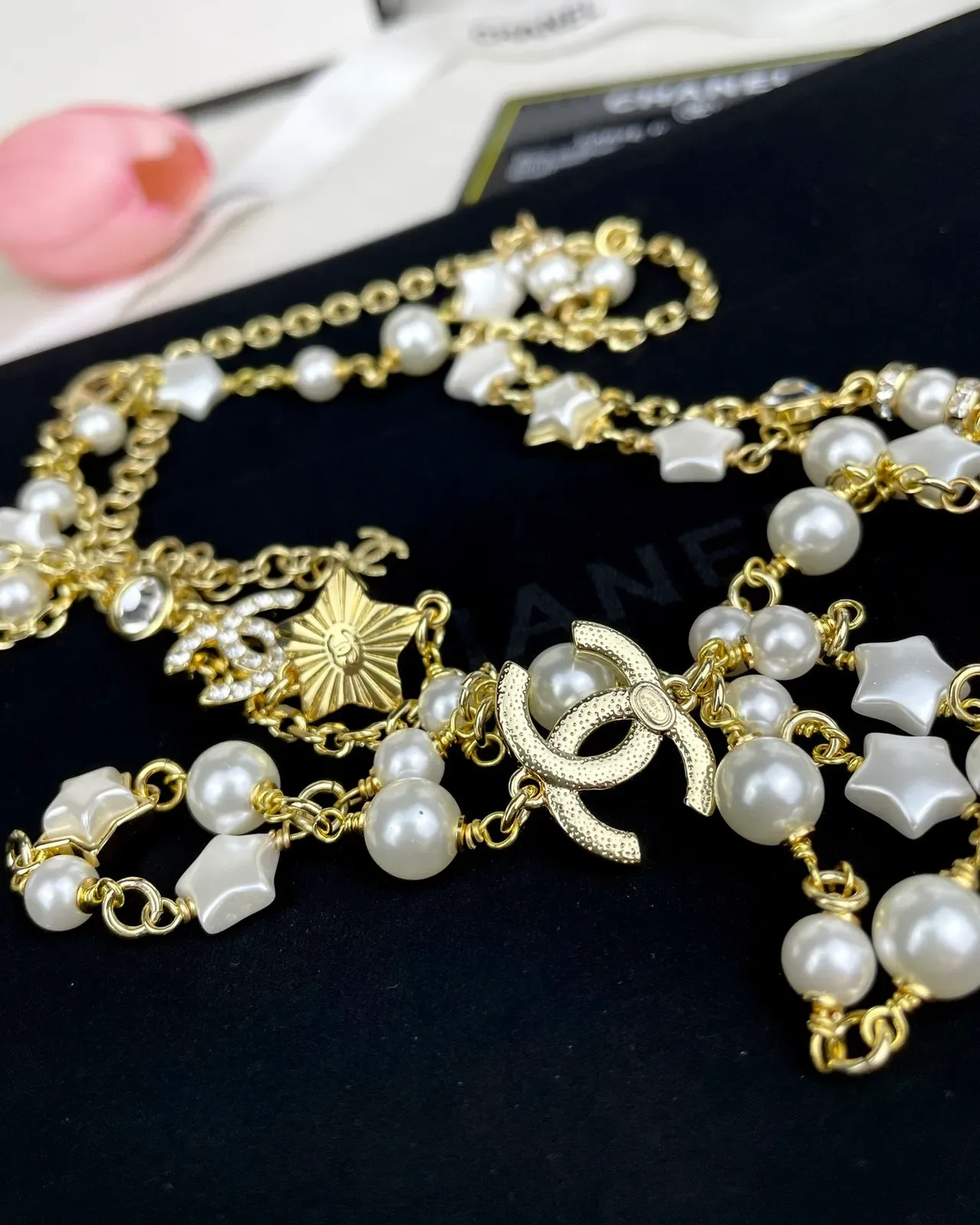 Colar Chanel Pérolas e Motivo de Estrela Tom Dourado Multi-Fio 5