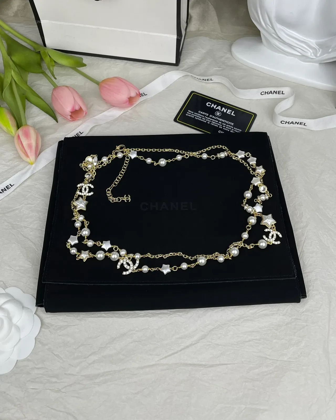 Colar Chanel Pérolas e Motivo de Estrela Tom Dourado Multi-Fio 8
