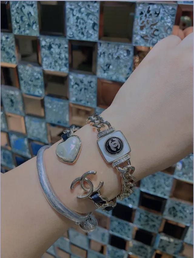 Chanel Pearl Charm Chain Bracelet Gold Black Chunky Curb-Link Leather Interspacing Bracelet 3
