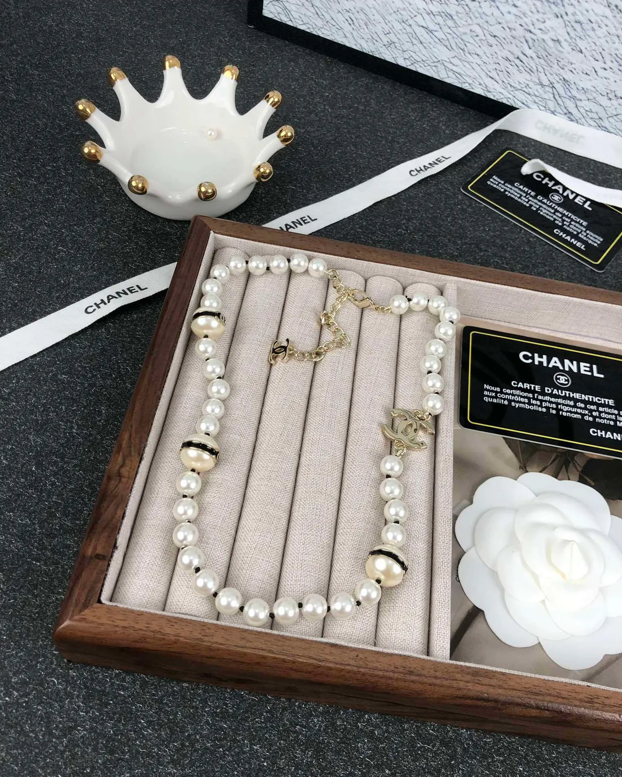 Collier de perles Chanel Chaîne en or blanc Chaîne CC Logo Collier de perles 5