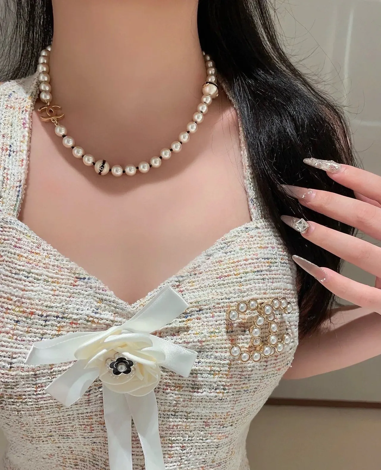Collier de perles Chanel Chaîne en or blanc Chaîne CC Logo Collier de perles 9