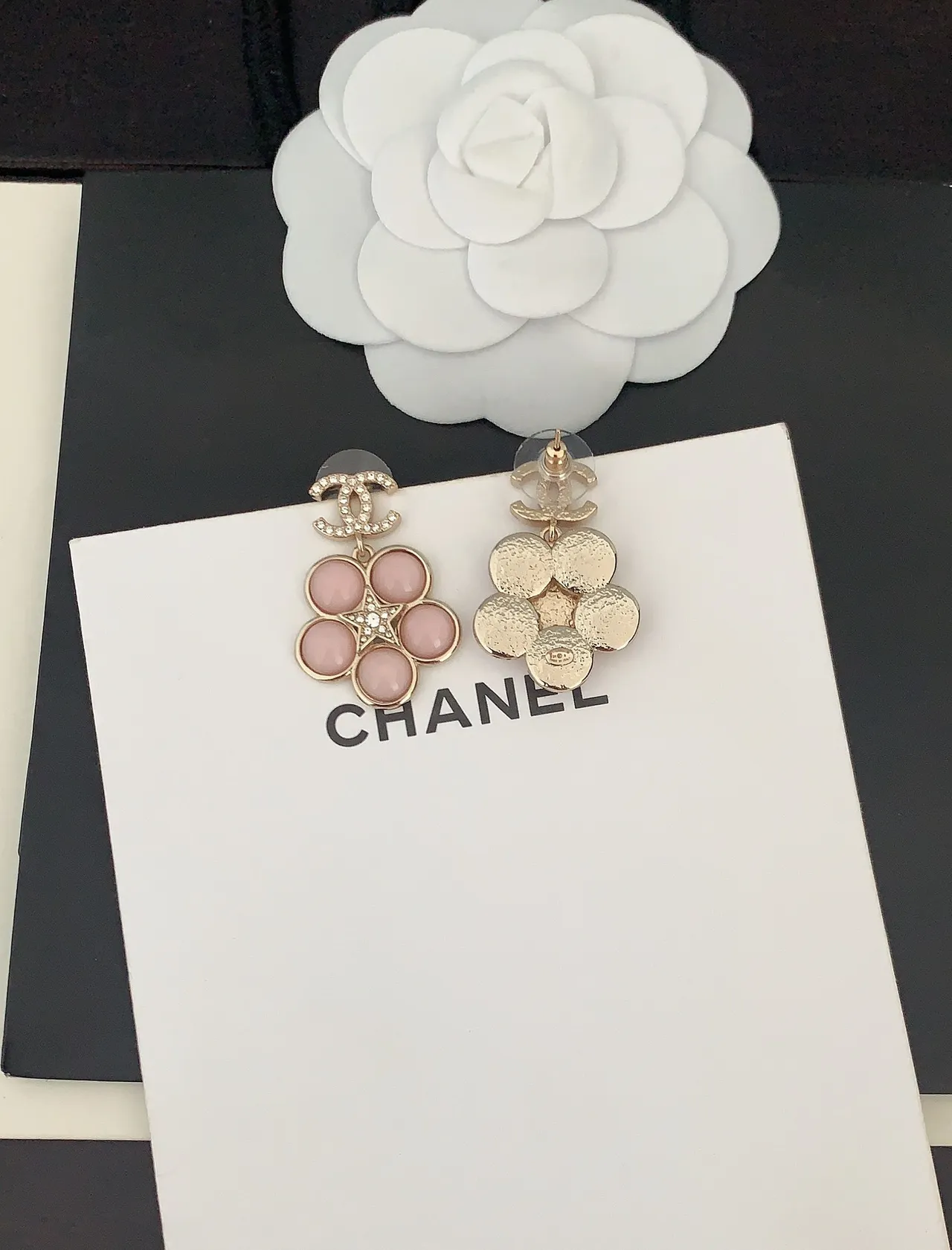 Chanel Boucles d'oreilles Or Rose Floral Cluster Cristal Embellished 2