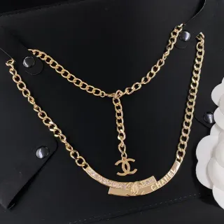 Chanel Signature Chain Necklace सुनहरा पारदर्शी कर्व क्रिस्टल-सज्जित कर्व्ड बार नेकलेस