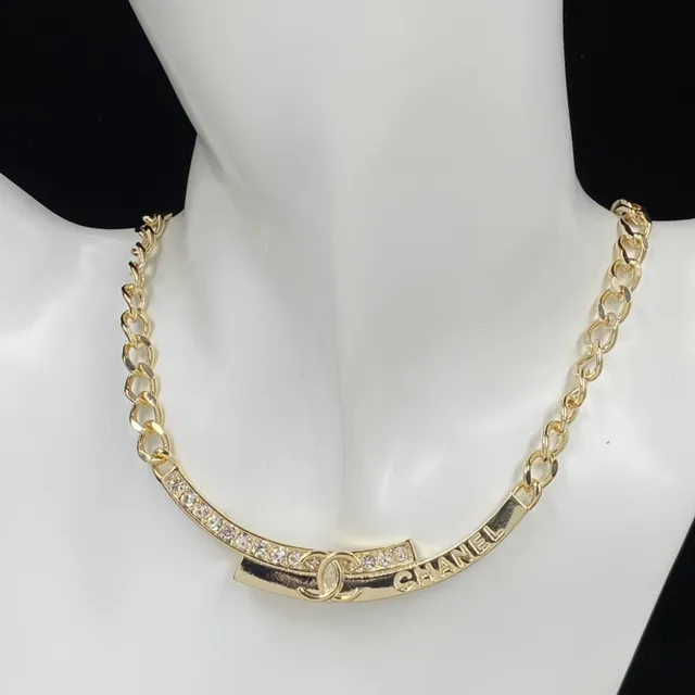Chanel Signature Chain Necklace Gold Transparent Curb Crystal-Embellished Curved Bar Necklace 2