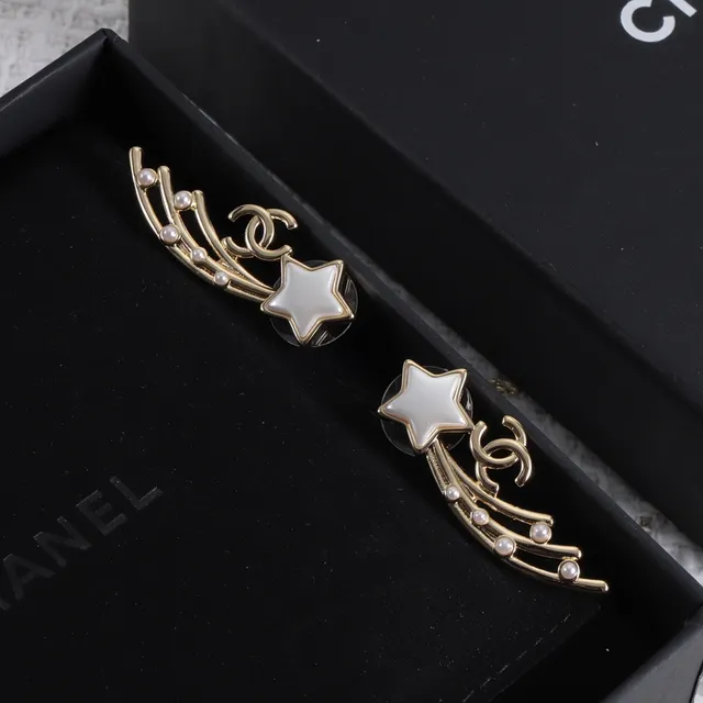 Chanel Star and CC Logo Pearl Ear Cuffs Earrings 5