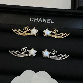 Chanel 星珠 CC 图案耳环