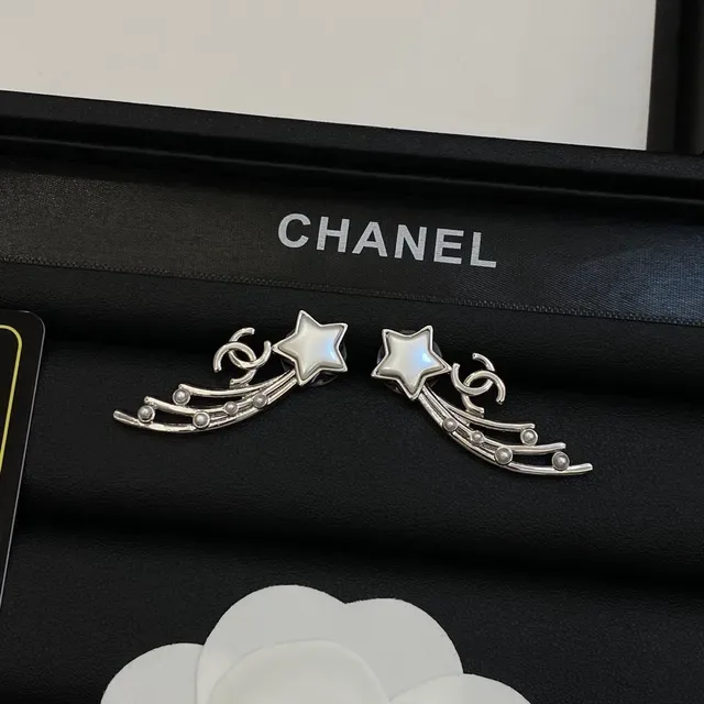 Chanel 星珠 CC 图案耳环 4