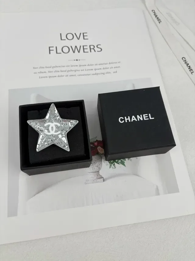 Chanel Broche Estrela de Cristal CC Logo 5
