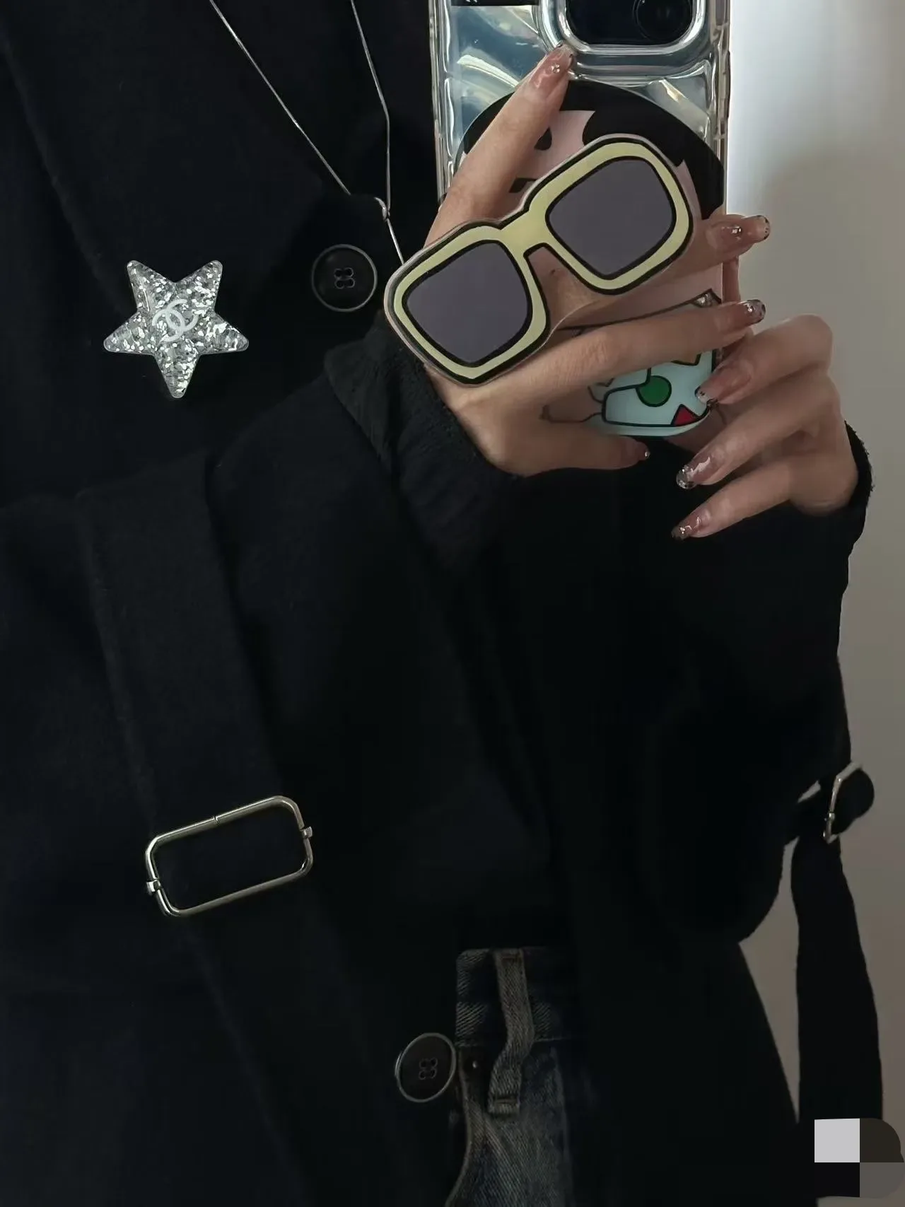 Chanel Broche Estrela de Cristal CC Logo 10