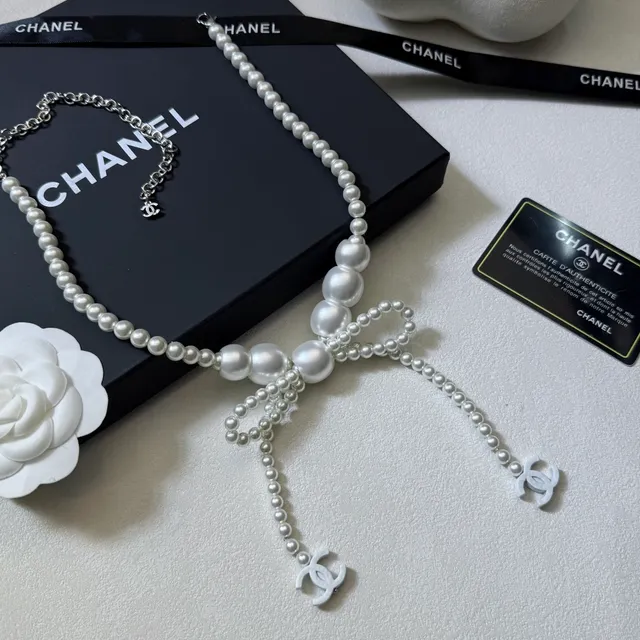 Chanel White Pearl Strand Bow Motif Necklace 3
