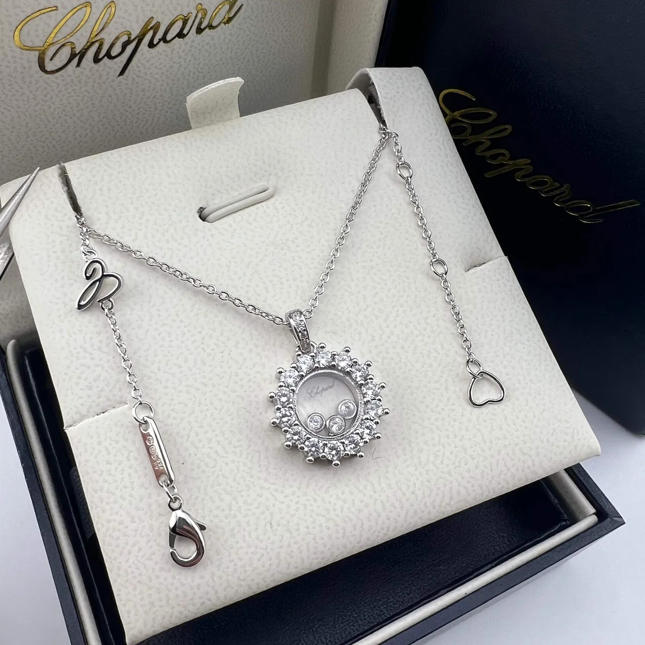 Chopard Happy Diamonds Collier avec pendentif circulaire 4