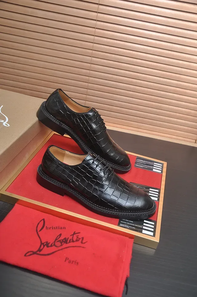 Christian Louboutin Crocodile-Embossed Black Cap-Toe Oxford Shoes 4