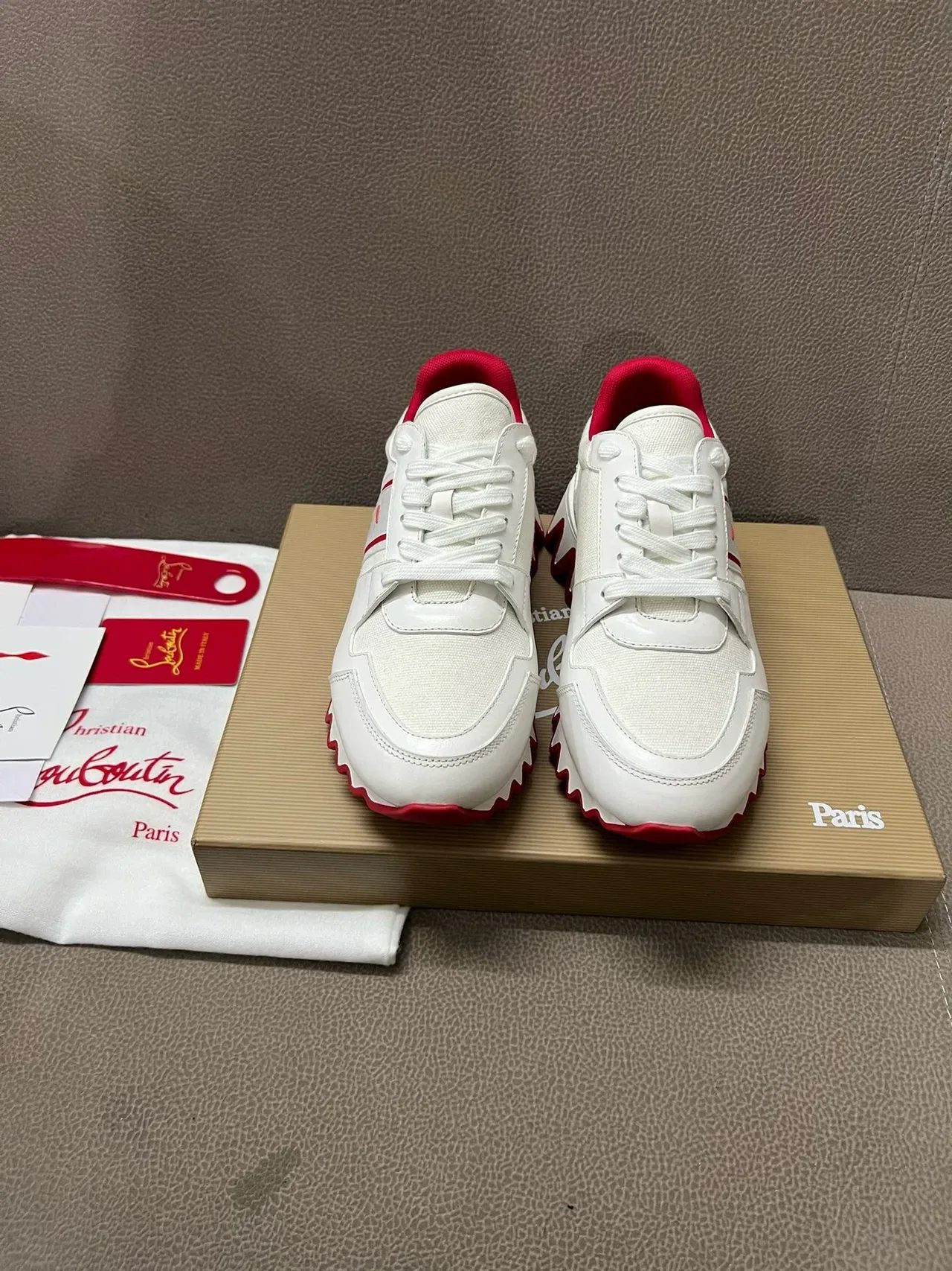 Christian Louboutin Sneakers Lifestyle Blanc et Rouge à Semelle Zigzag 6