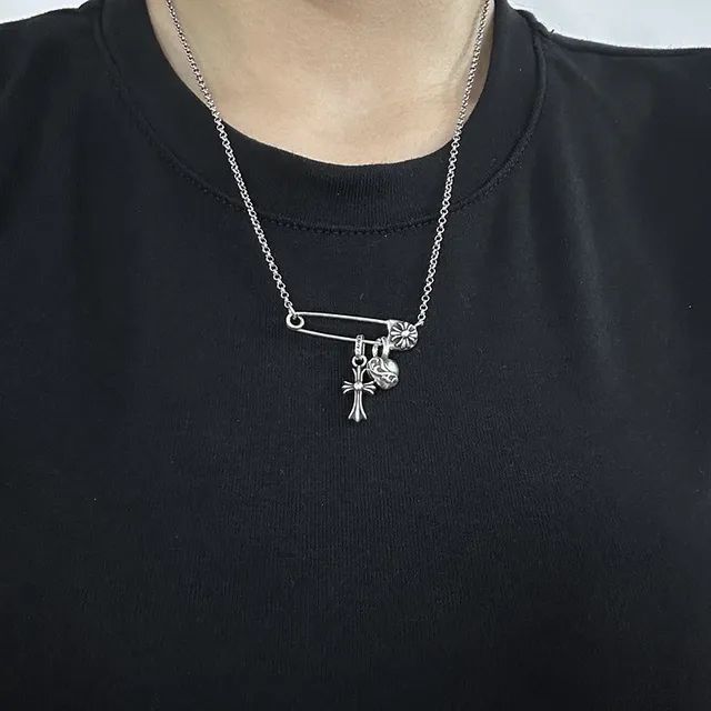 Chrome Hearts Épingle de sûreté Croix Cœur Fleur Collier 2