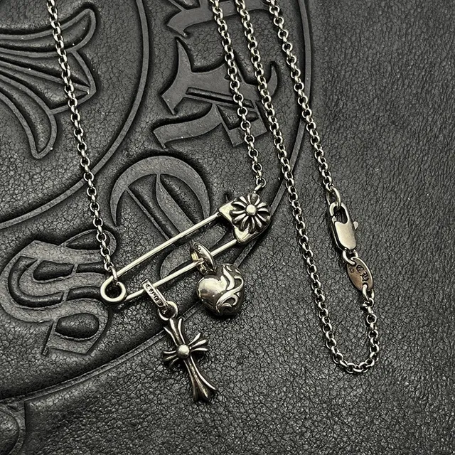 Chrome Hearts Épingle de sûreté Croix Cœur Fleur Collier 4