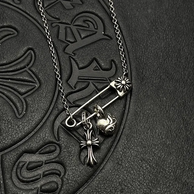 Chrome Hearts Épingle de sûreté Croix Cœur Fleur Collier 7