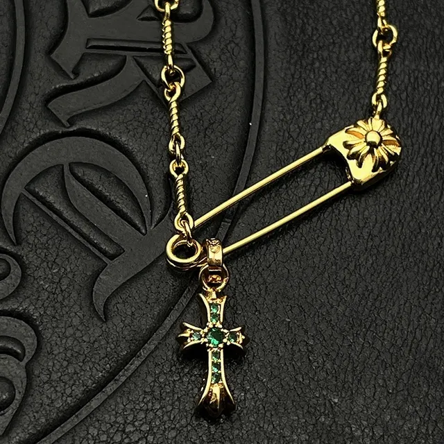 Chrome Hearts Collier épingle de sûreté croix or argent avec fermoir 6