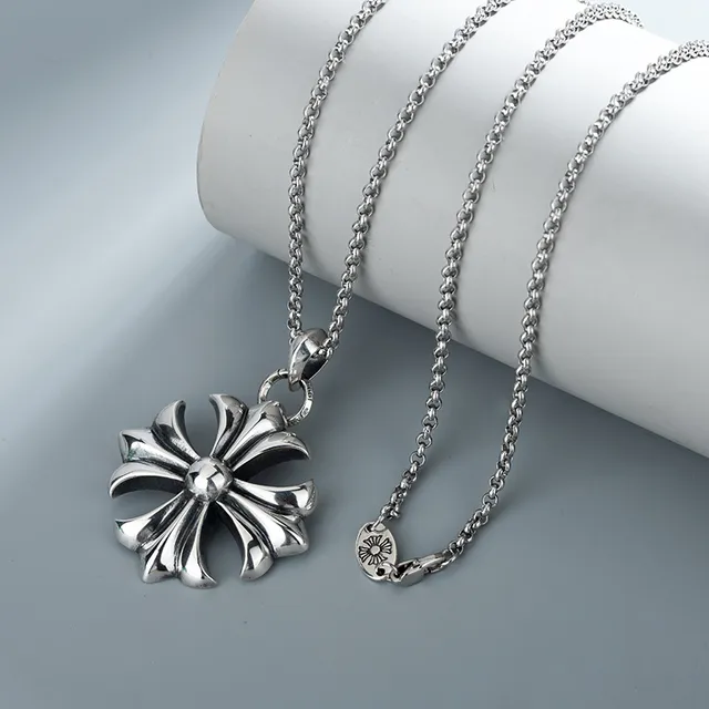 Chrome Hearts Collier Croix à Huit Pétales en Argent Poli 2