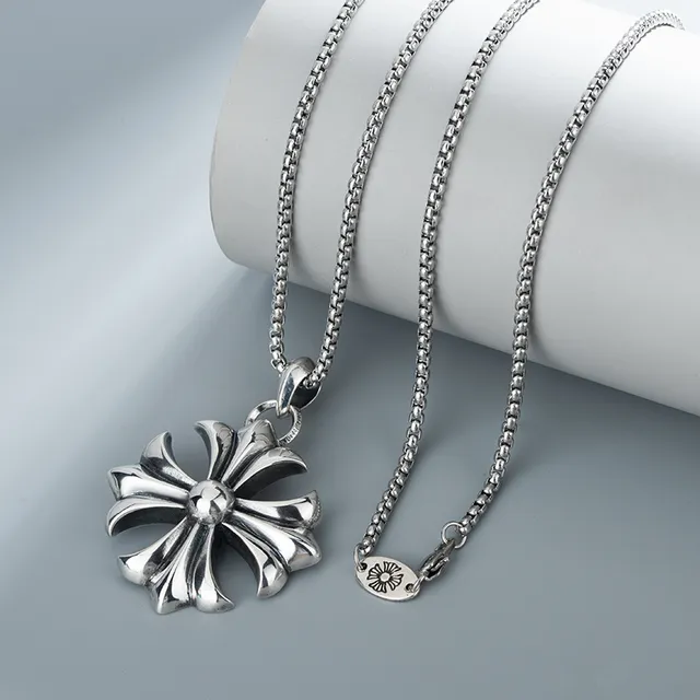 Chrome Hearts Collier Croix à Huit Pétales en Argent Poli 4