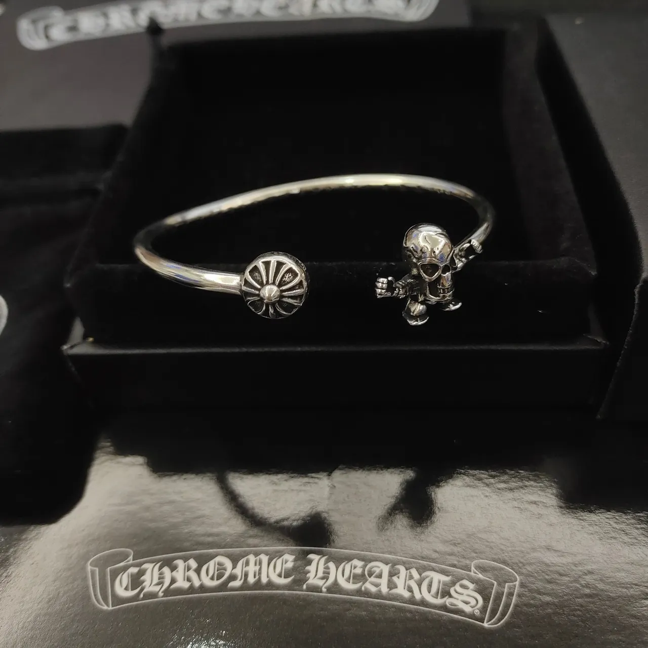 Chrome Hearts سوار شكل هيكل العظمي فضي أسود مفتوح منحوت 3