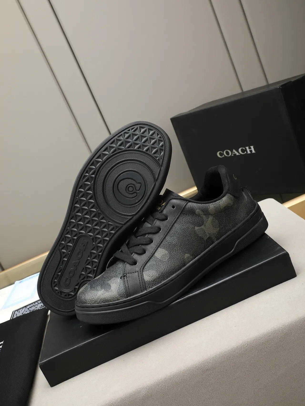 Coach Black Low-Top Textured Leather Upper Sneakers 4