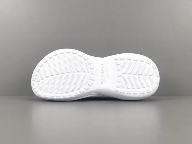 Crocs Echo Clog सफेद आकारित फोम प्लेटफॉर्म क्लॉग 10