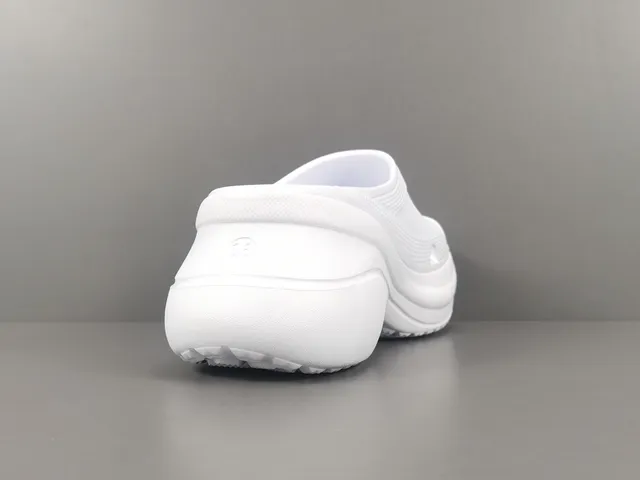 Crocs Echo Clog सफेद आकारित फोम प्लेटफॉर्म क्लॉग 11