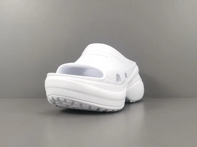 Crocs Echo Clog सफेद आकारित फोम प्लेटफॉर्म क्लॉग 12