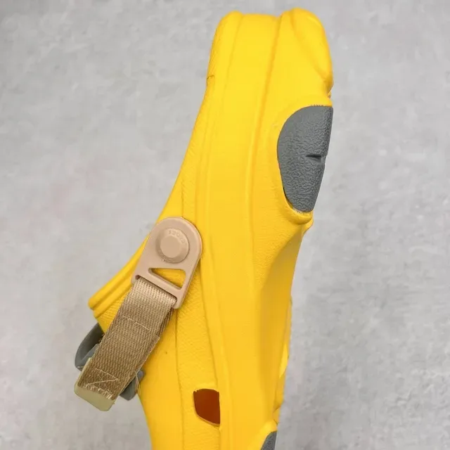Crocs Echo Clog Yellow and Gray Molded Foam Clog 4