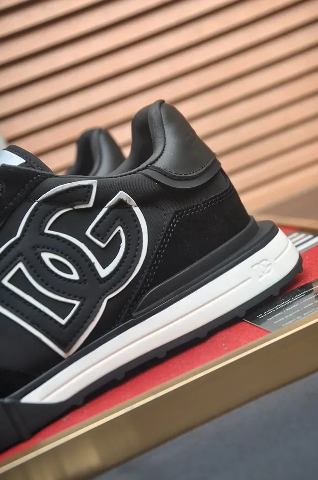 DC Shoes Black White Low-Top Suede-and-Synthetic Upper Lifestyle Sneakers 9