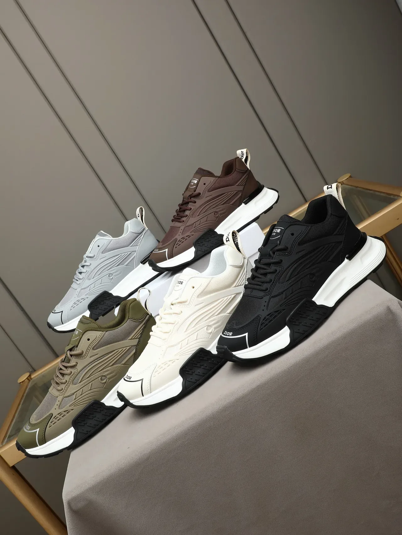 Dior Tênis Chunky Army Green Beige com Midsole Sculpted e Overlays de Embossed Wave 2