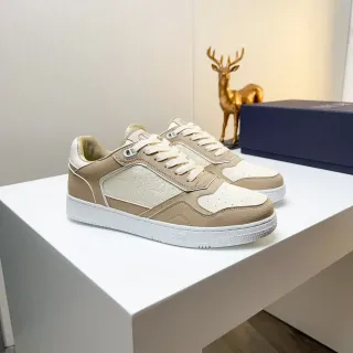Dior B23 بيج وكريم بانلد لايف ستايل سنيكرز