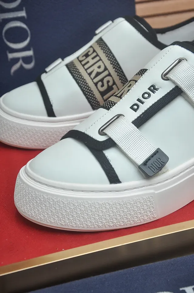 Dior B23 White and Black Strap Lifestyle Sneakers 2