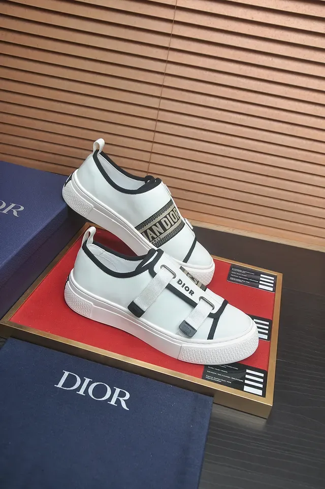 Dior B23 White and Black Strap Lifestyle Sneakers 4