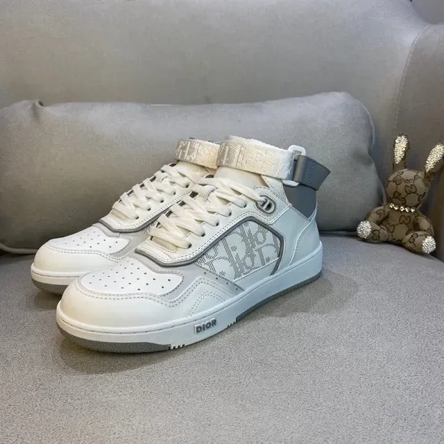 Dior B23 White and Gray Monogram High-Top Lifestyle Sneakers 3