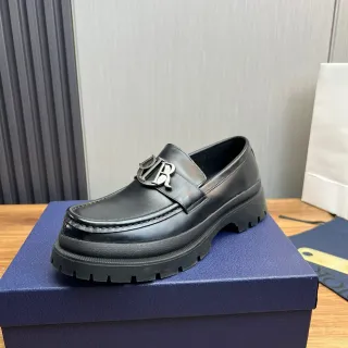 Dior B27 काली चमड़ी लोगो बकल लोफर्स