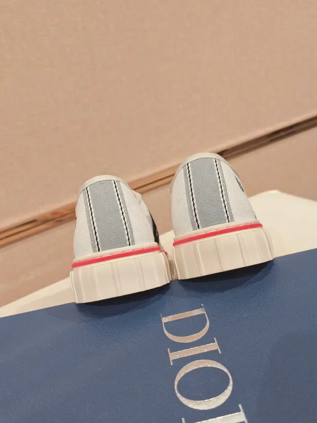 Dior B27 সাদা কালো স্ট্রাইপ লাইফস্টাইল স্নিকার 3