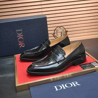 Dior काला भूरा पैटेंट लेदर क्रोकोडाइल एम्बॉस्ड स्ट्रैप लोफर