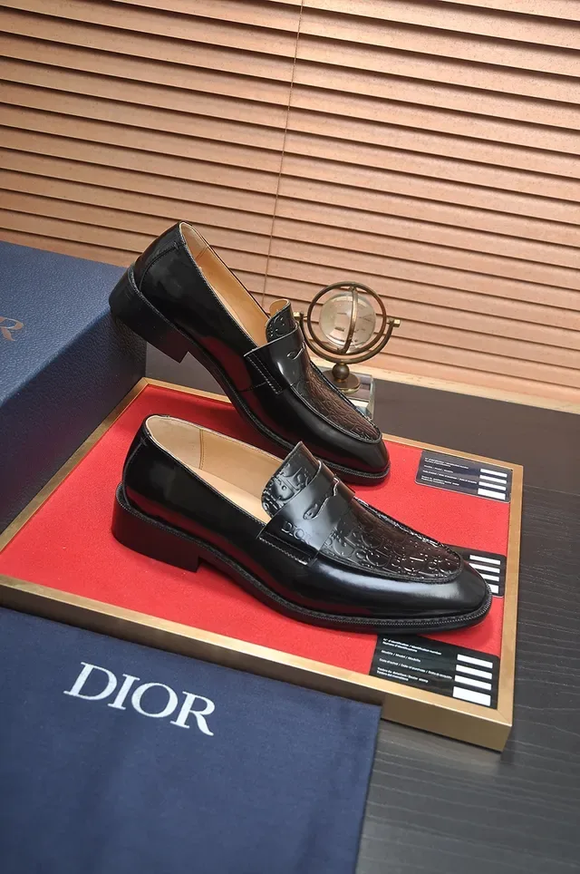Dior Black Beige Patent Leather Crocodile-Embossed Strap Loafer 4