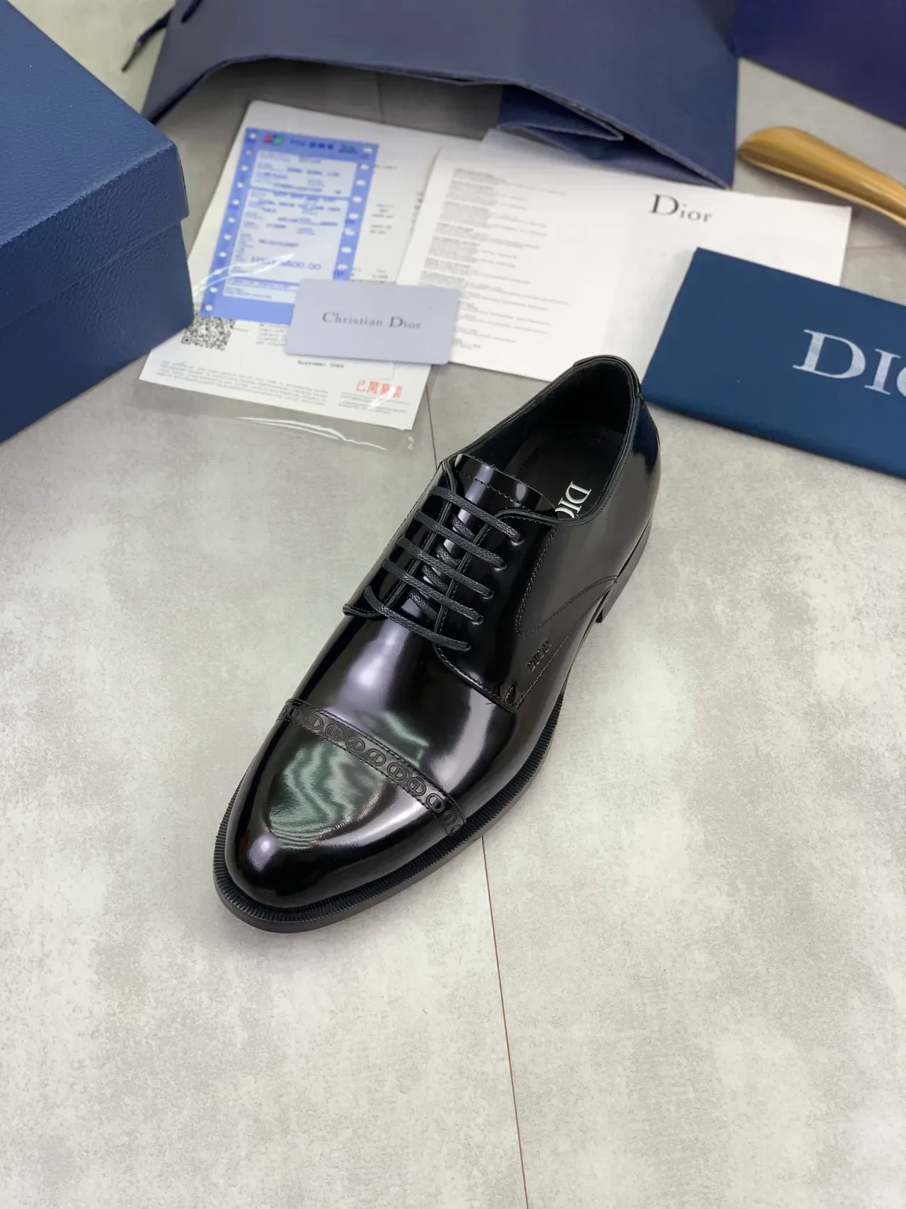 Dior Chaussures Oxford Noir avec Finition Glossy Patent-Like et Cap Toe 4