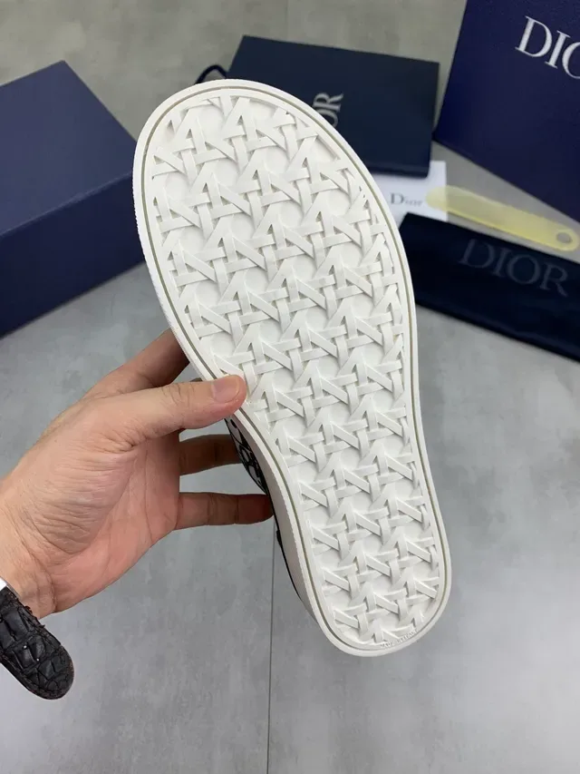 Dior Sneakers Lifestyle Noir et Blanc Impression Oblique Monogramme Construction Slip-On 2