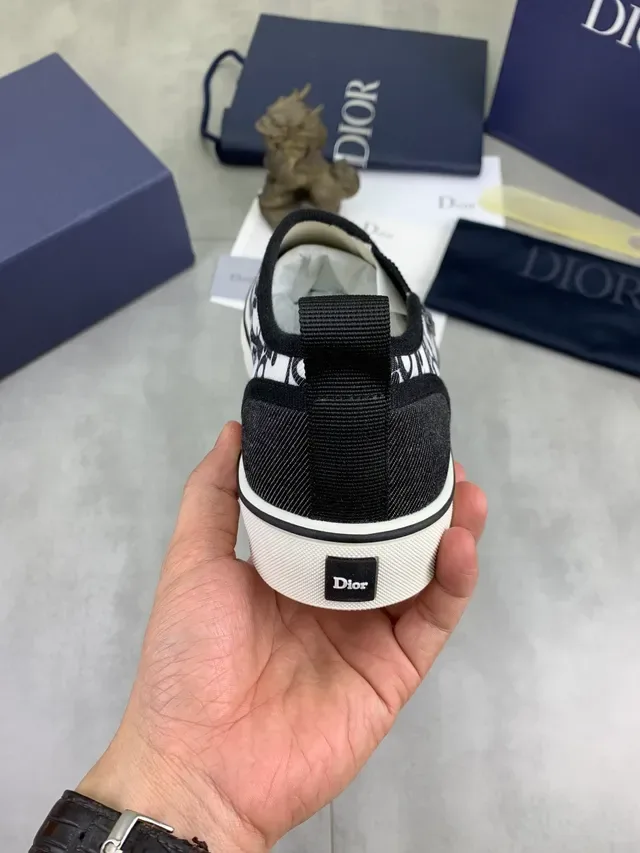 Dior Sneakers Lifestyle Noir et Blanc Impression Oblique Monogramme Construction Slip-On 3
