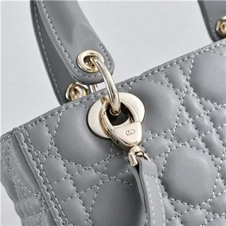 Dior Bordeaux Or Matelassé Cannage Cuir Charme Chaîne Embellissement Sac Tote 16