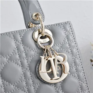 Dior Bordeaux Or Matelassé Cannage Cuir Charme Chaîne Embellissement Sac Tote 17