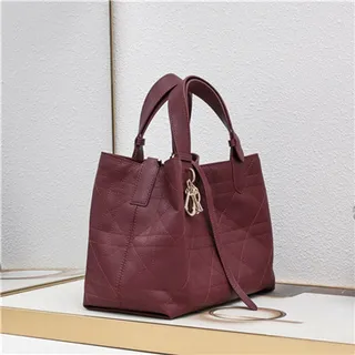 Dior Bolsa Tote de Couro com Alça Superior em Borgonha com Acabamento Quilted Cannage 17
