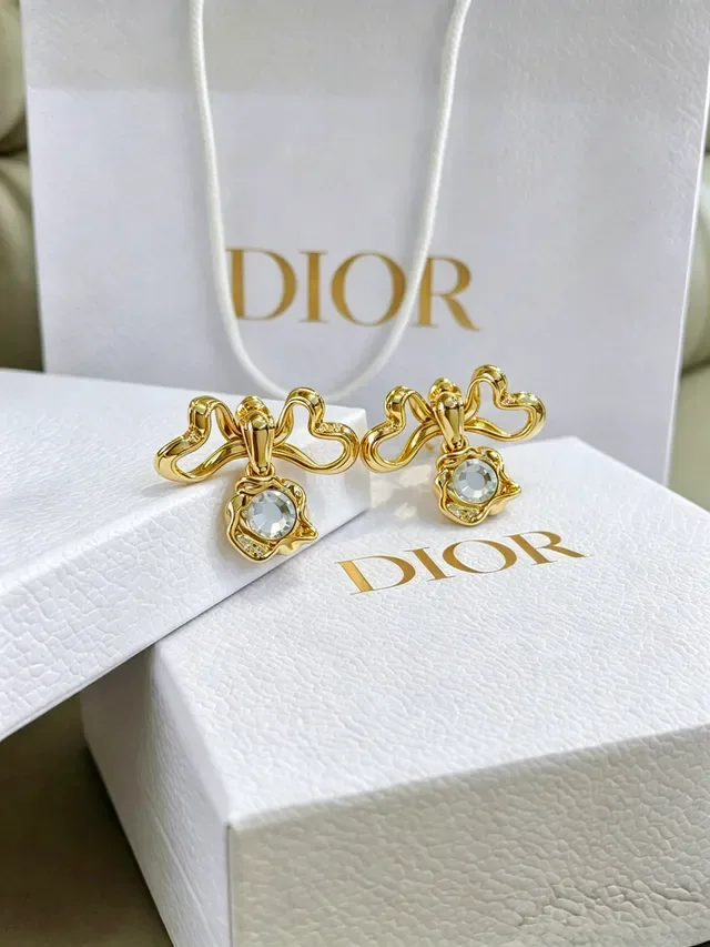 Dior গোল্ড-টোন বাও মোটিফ ক্রিস্টাল ইয়াররিংস 5