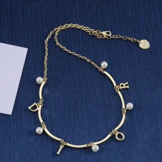 Collier Dior avec Charm Perle et Lettre en Doré