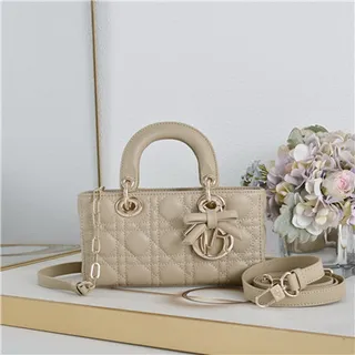 Dior Lady Dior Bourgogne Matelassé Cannage Anses Supérieures Cabas 19