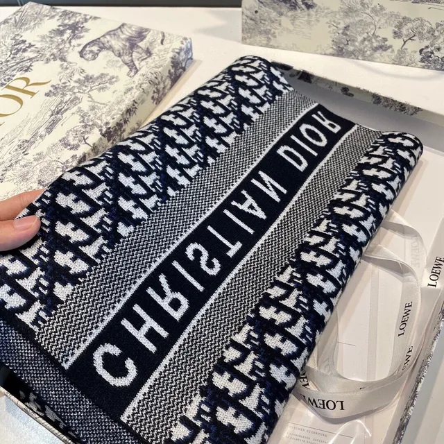 وشاح Dior مونوجرام أوبليك بحري وأبيض كشمير 9